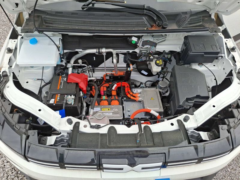 Dacia Spring electric drive 33 kW Expression 2025 – снимка 8