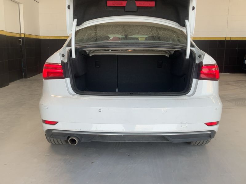 Audi A3 Limousine 1.6 TDI Design 2018 – снимка 15