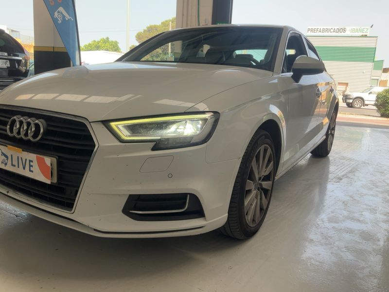 Audi A3 Limousine 1.6 TDI Design 2018 – снимка 2