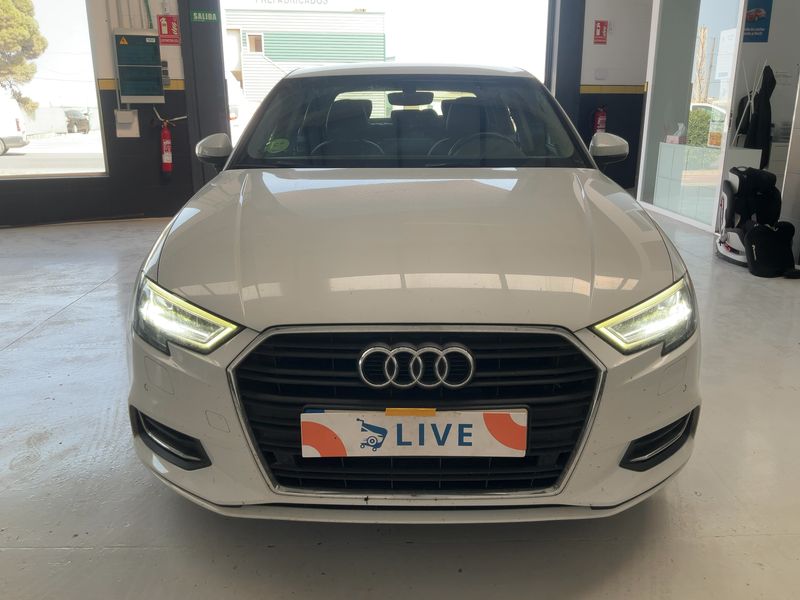 Audi A3 Limousine 1.6 TDI Design 2018 – снимка 14