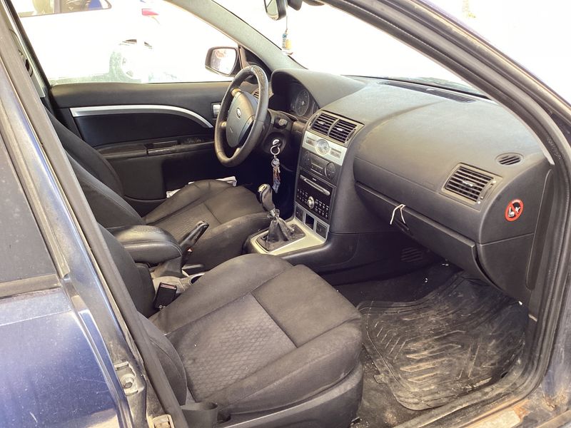 Ford Mondeo 2.0 TDCi Futura 2004 – снимка 3