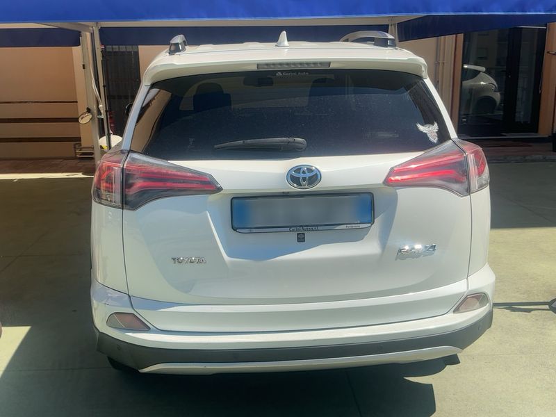 Toyota RAV 4 2.0 D-4D Lounge 2016 – снимка 7