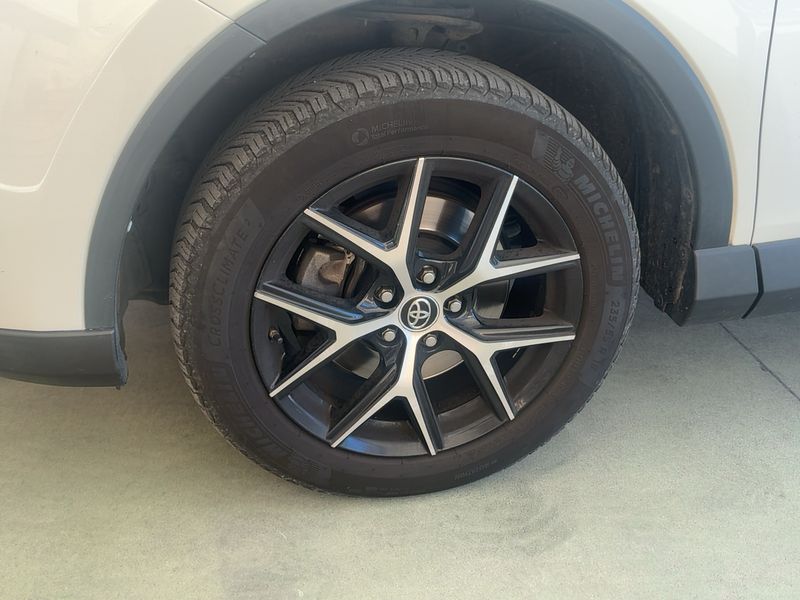 Toyota RAV 4 2.0 D-4D Lounge 2016 – снимка 3