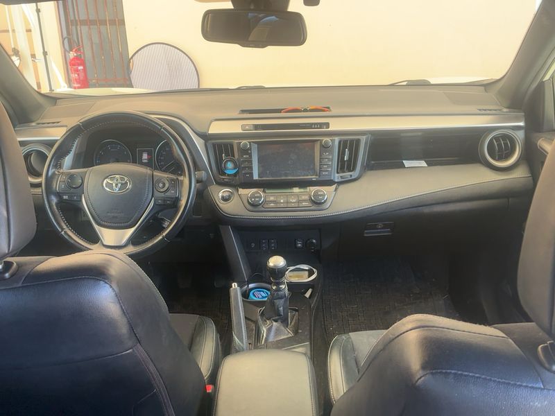 Toyota RAV 4 2.0 D-4D Lounge 2016 – снимка 17