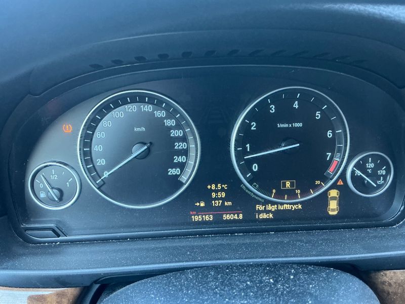 BMW 5er 523i 2010 – снимка 19