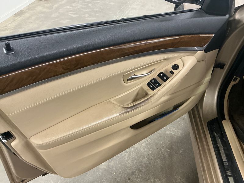 BMW 5er 523i 2010 – снимка 23