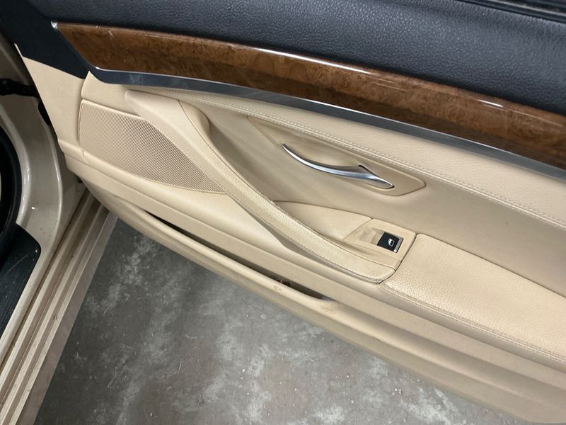 BMW 5er 523i 2010 – снимка 26