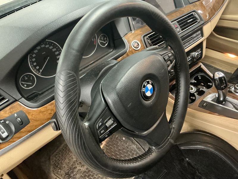 BMW 5er 523i 2010 – снимка 24
