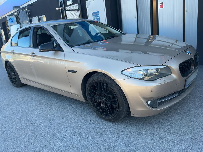 BMW 5er 523i 2010 – снимка 12