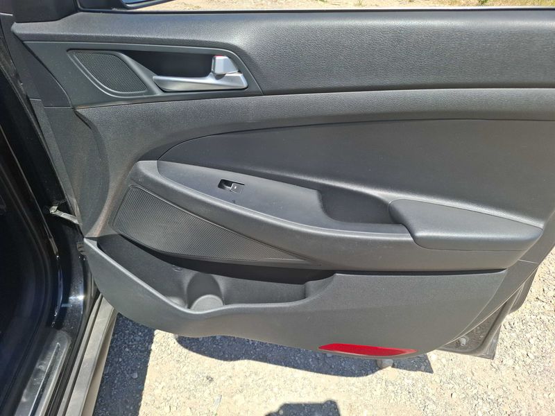 Hyundai Tucson 1.7 CRDi Initia 2WD 2016 – снимка 42