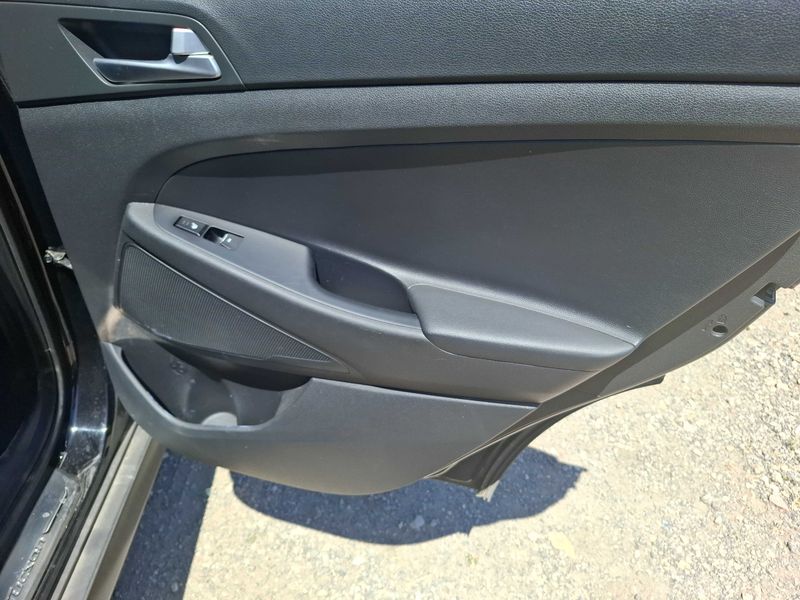 Hyundai Tucson 1.7 CRDi Initia 2WD 2016 – снимка 40