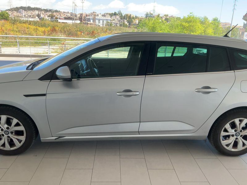 Renault Megane 1.6 Hybrid E-Tech Business Edition 2021 – снимка 4