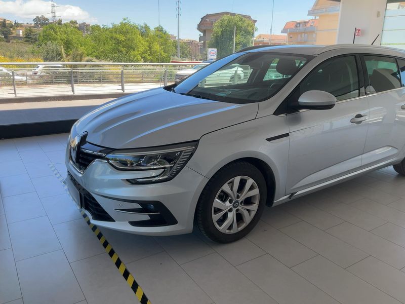 Renault Megane 1.6 Hybrid E-Tech Business Edition 2021 – снимка 2