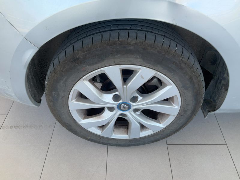 Renault Megane 1.6 Hybrid E-Tech Business Edition 2021 – снимка 9