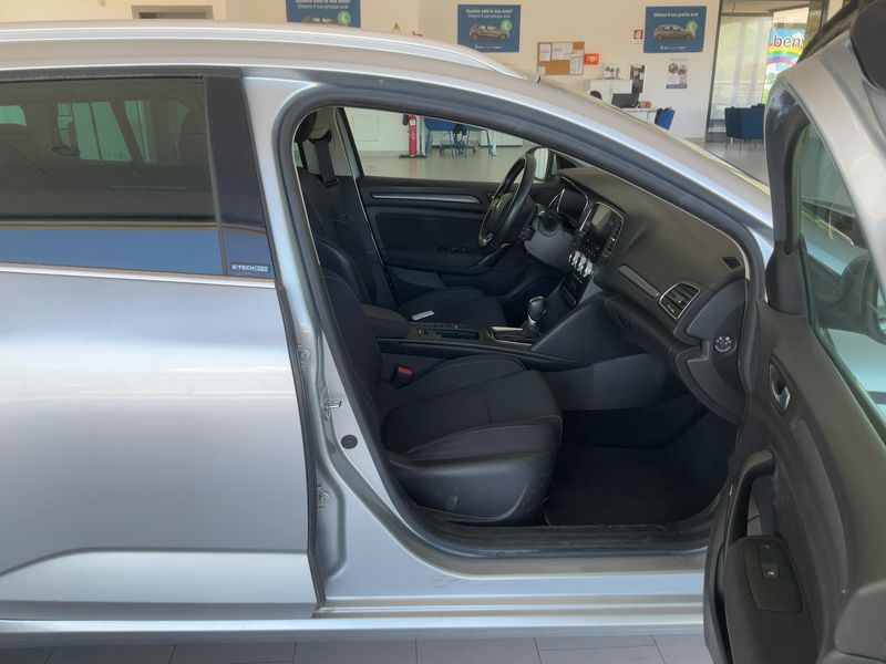 Renault Megane 1.6 Hybrid E-Tech Business Edition 2021 – снимка 16