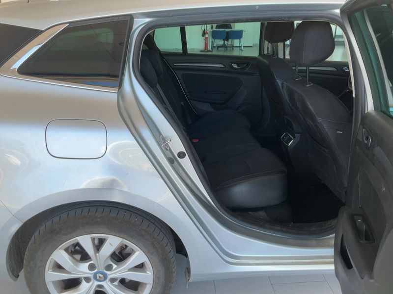 Renault Megane 1.6 Hybrid E-Tech Business Edition 2021 – снимка 19