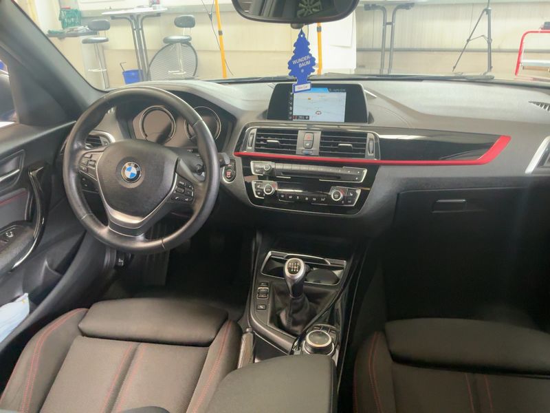 BMW 1er 118d xDrive Sport Line 2018 – снимка 17