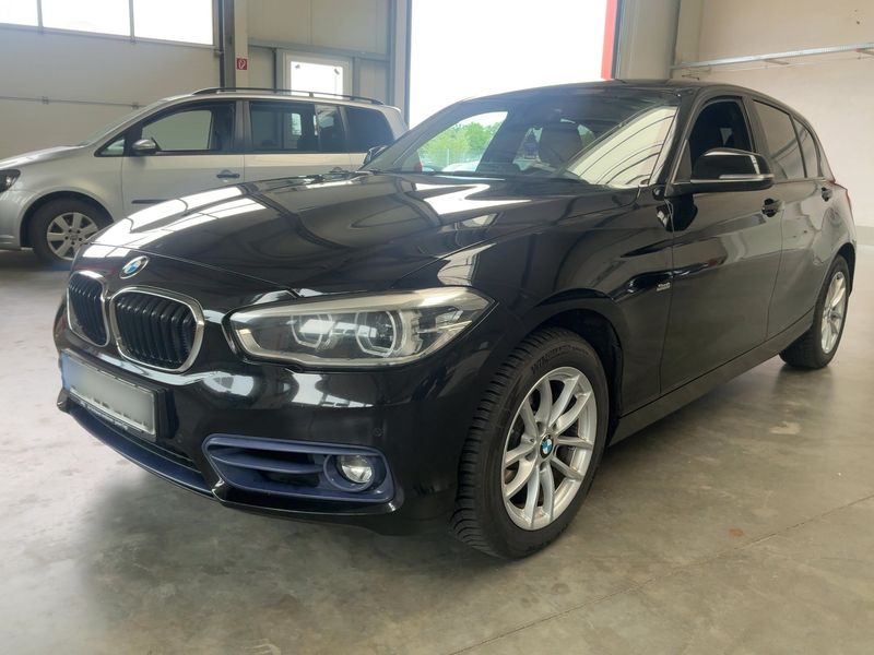 BMW 1er 118d xDrive Sport Line 2018 – снимка 1