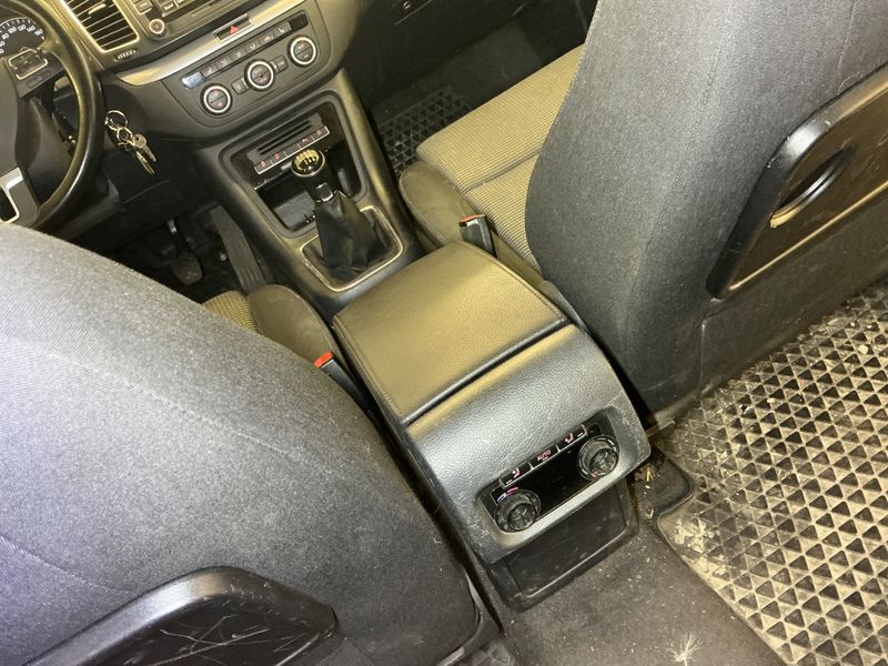 Volkswagen Sharan 2.0 TDI Comfortline BlueMotion Tech 2015 – снимка 38