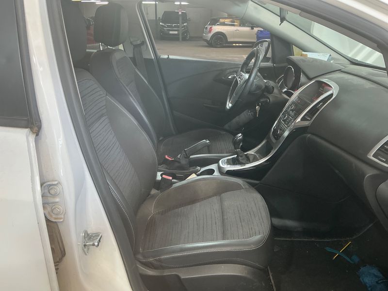Opel Astra 1.6 CDTI DPF Selective 2015 – снимка 3
