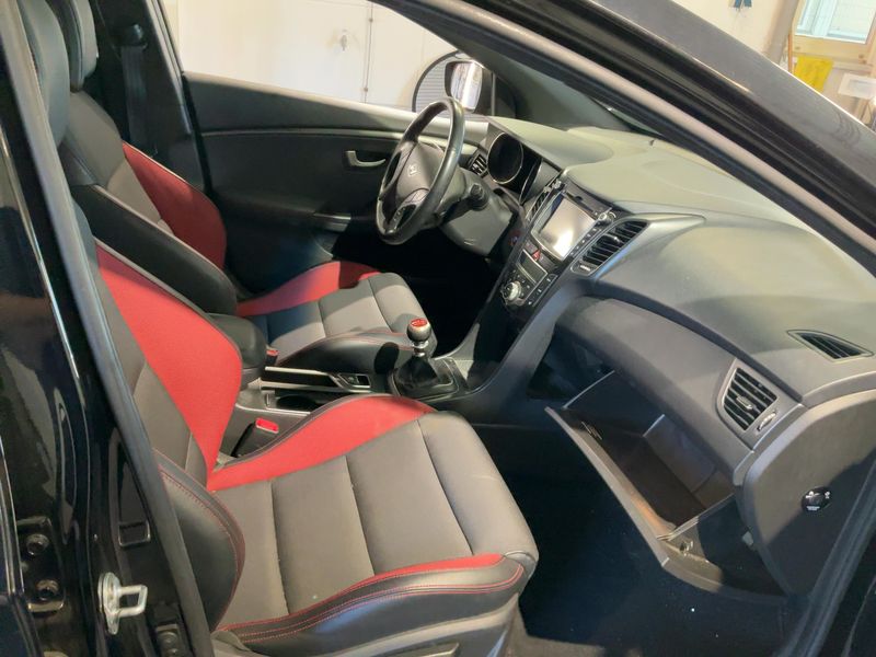 Hyundai i30 1.6 TGDI Turbo 2016 – снимка 17
