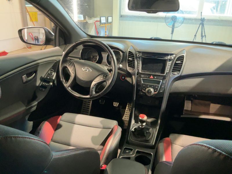Hyundai i30 1.6 TGDI Turbo 2016 – снимка 18