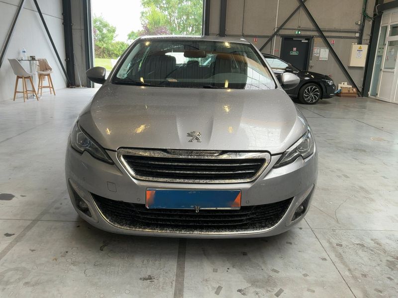 Peugeot 308 1.2 e-THP Allure 2015 – снимка 14