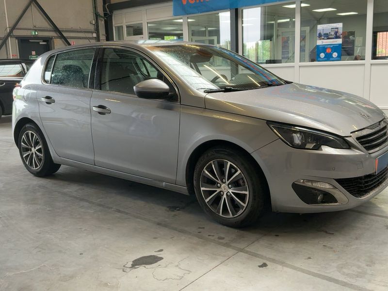 Peugeot 308 1.2 e-THP Allure 2015 – снимка 12