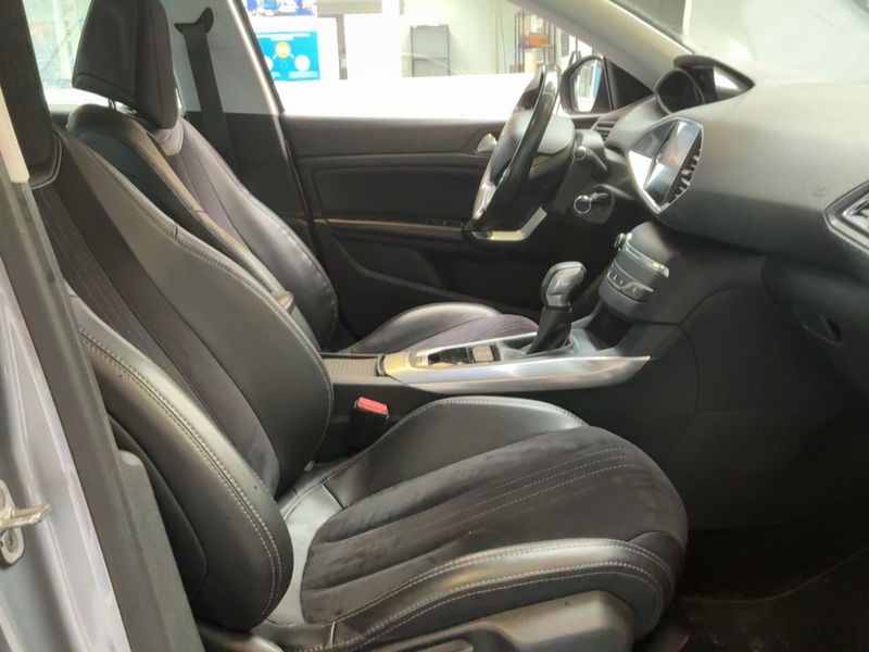 Peugeot 308 1.2 e-THP Allure 2015 – снимка 16