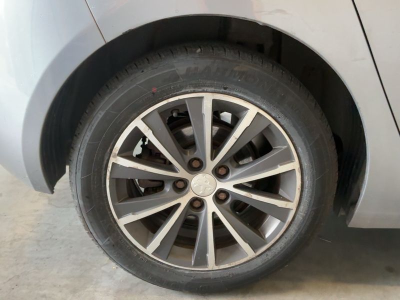 Peugeot 308 1.2 e-THP Allure 2015 – снимка 9
