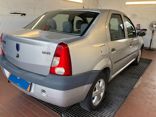 Dacia Logan 1.6 Laureate 2009 – снимка 2