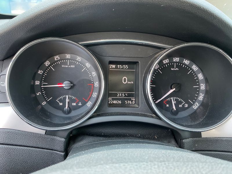 Skoda Superb 2.0 TDI Ambition 2013 – снимка 19