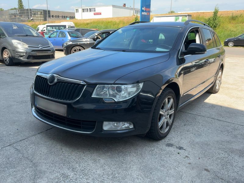 Skoda Superb 2.0 TDI Ambition 2013 – снимка 1