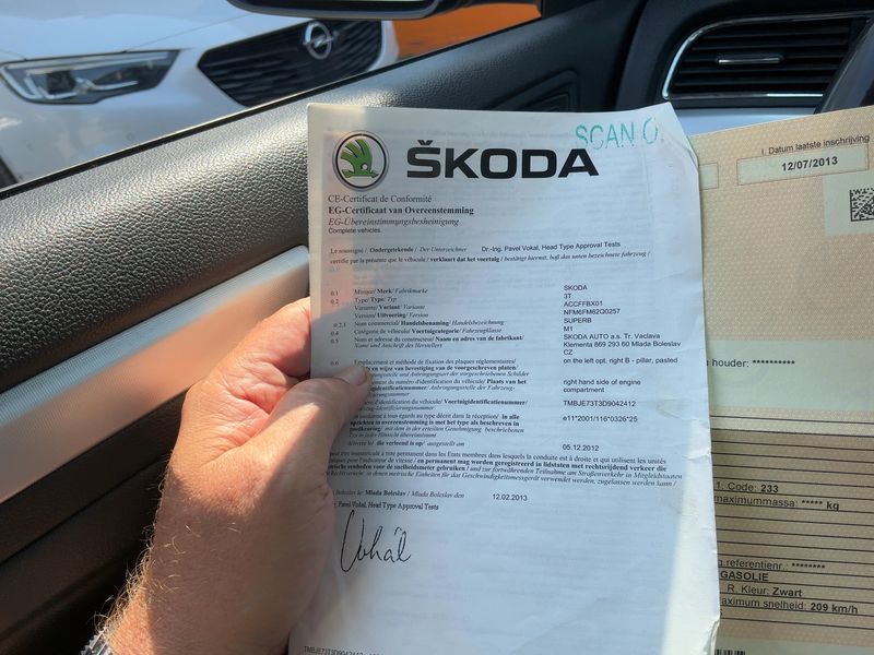 Skoda Superb 2.0 TDI Ambition 2013 – снимка 22