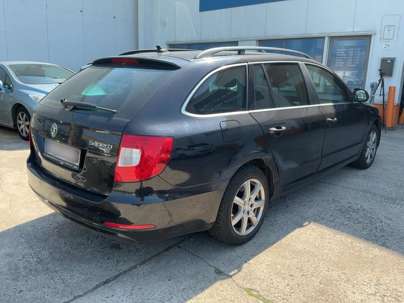 Skoda Superb 2.0 TDI Ambition 2013 – снимка 8