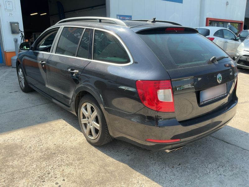 Skoda Superb 2.0 TDI Ambition 2013 – снимка 6
