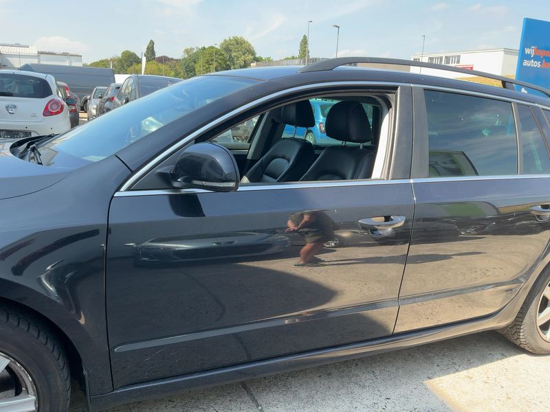 Skoda Superb 2.0 TDI Ambition 2013 – снимка 4