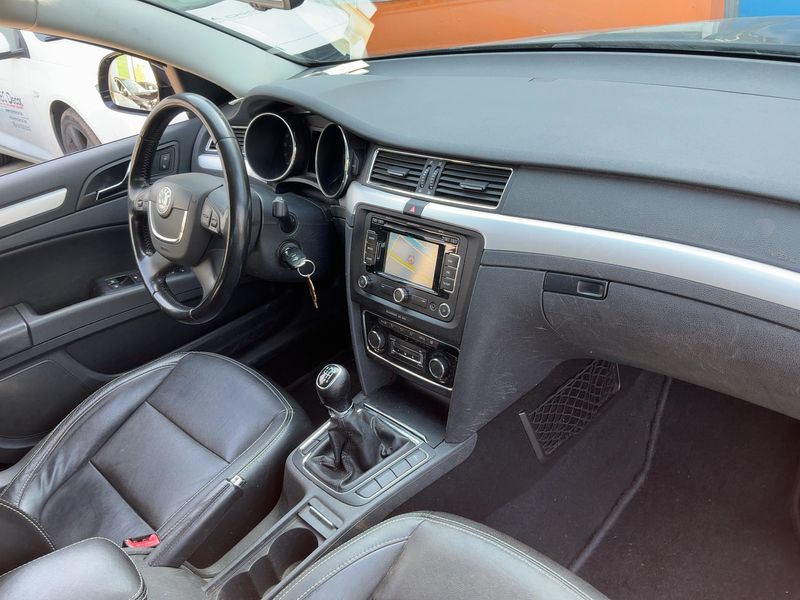 Skoda Superb 2.0 TDI Ambition 2013 – снимка 18