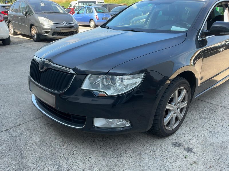 Skoda Superb 2.0 TDI Ambition 2013 – снимка 2