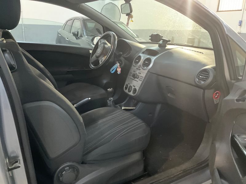 Opel Corsa 1.2 Enjoy 2009 – снимка 3