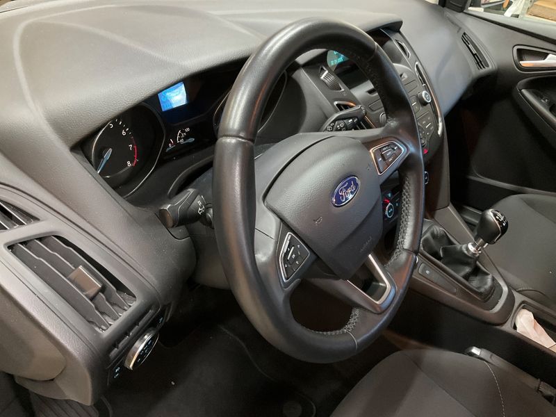 Ford Focus 1.0 EcoBoost Trend 2017 – снимка 23