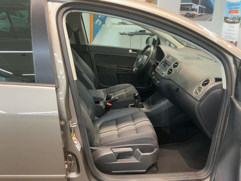 Volkswagen Golf VI Plus 2.0 TDI Match 2013 – снимка 16