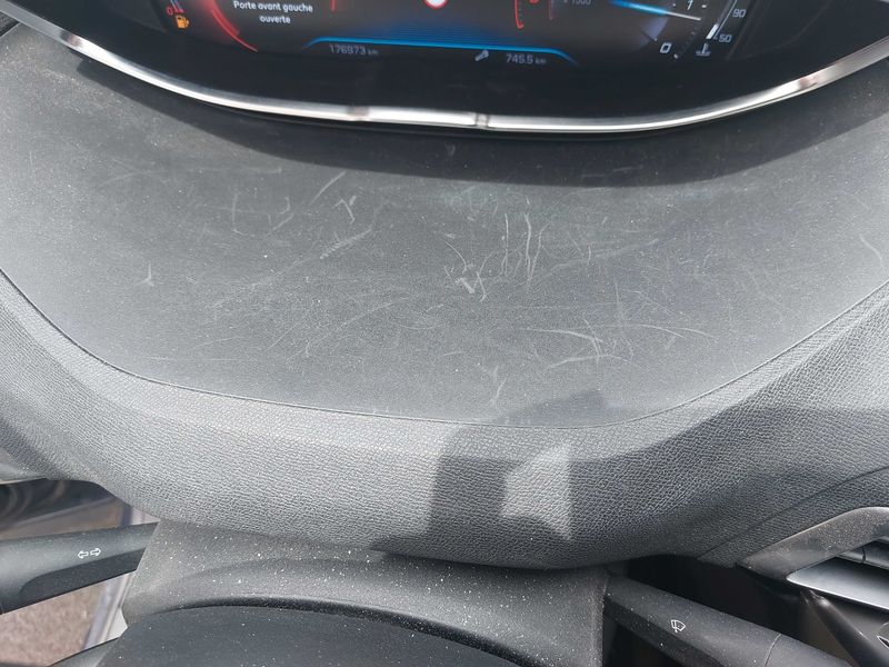 Peugeot 5008 1.5 Blue-HDi Allure 2019 – снимка 39