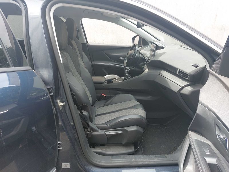Peugeot 5008 1.5 Blue-HDi Allure 2019 – снимка 10