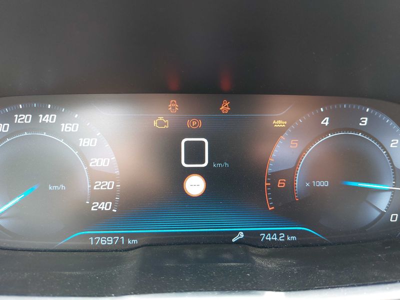 Peugeot 5008 1.5 Blue-HDi Allure 2019 – снимка 34