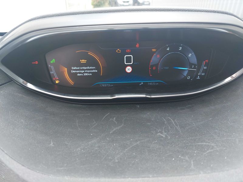 Peugeot 5008 1.5 Blue-HDi Allure 2019 – снимка 12