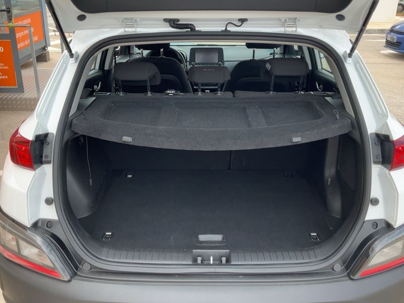 Hyundai Kona 1.6 Hybrid Maxx 2WD 2022 – снимка 15