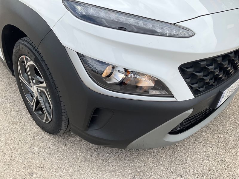 Hyundai Kona 1.6 Hybrid Maxx 2WD 2022 – снимка 26
