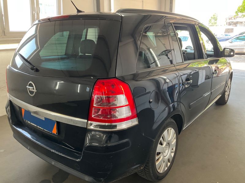 Opel Zafira 1.8 Family 2013 – снимка 2