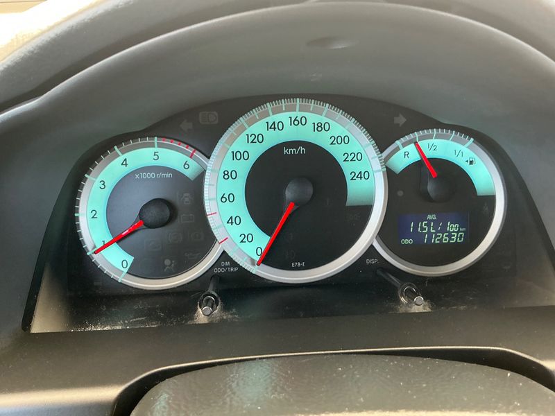 Toyota Corolla Verso 2.2 D-4D D-Cat Executive 2007 – снимка 18